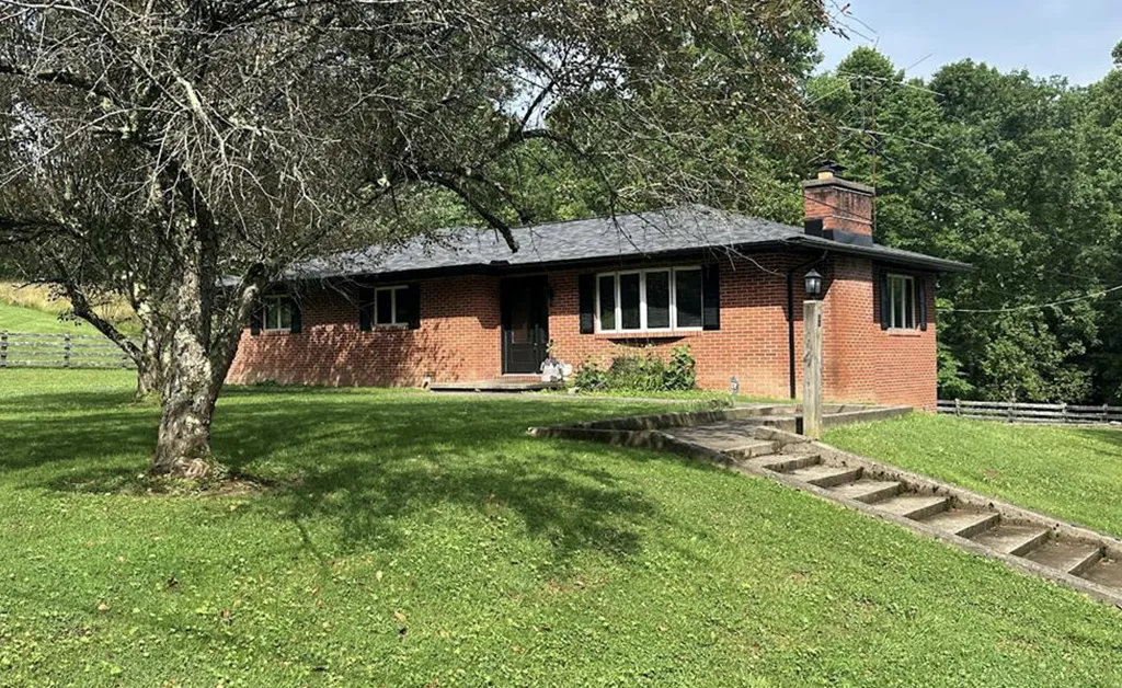 523 Oakland Road , Jackson, OH 45640